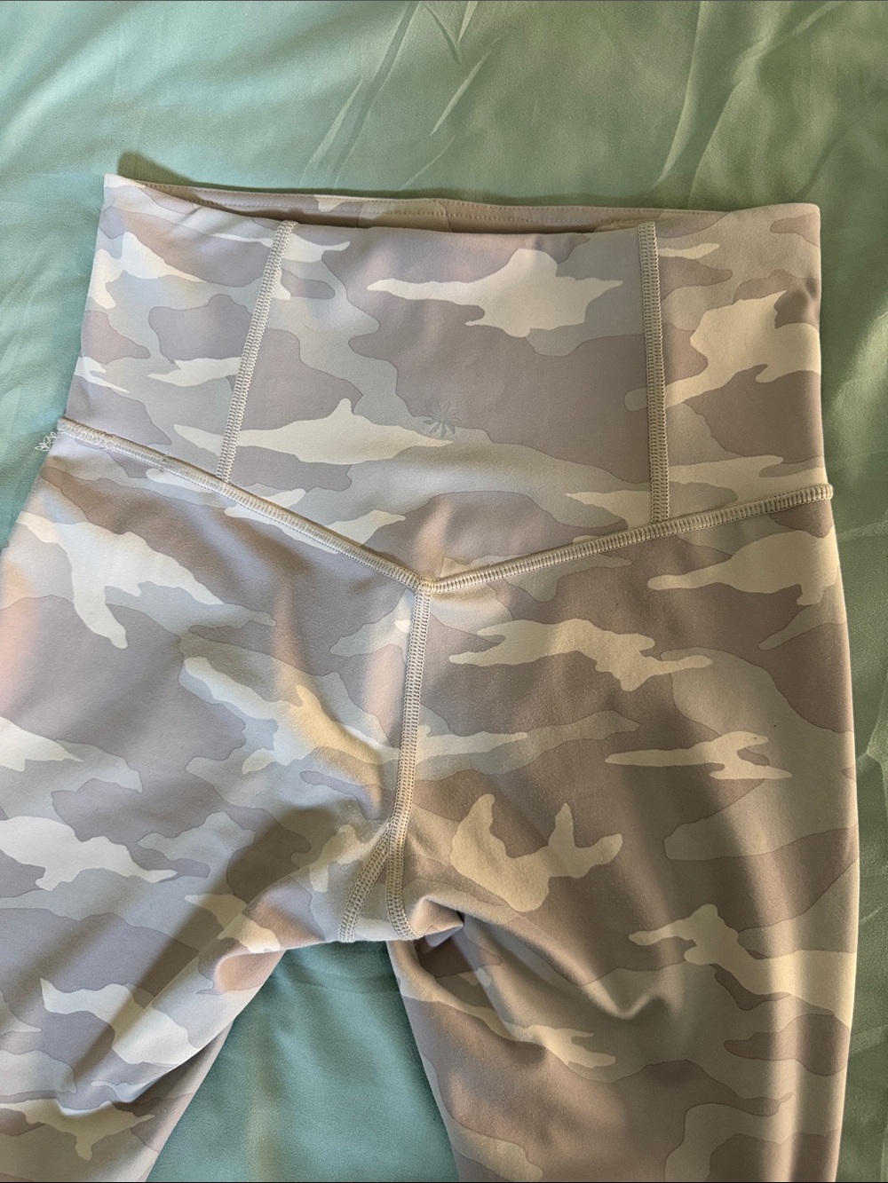 Athleta camouflage legging size extra small I3